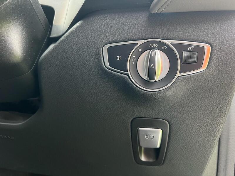 MERCEDES-BENZ EQC EQC EQC 400 80kWh AMG Line (Premium Plus) SUV 5dr Electric Auto 4MATIC (408 ps) - U10146