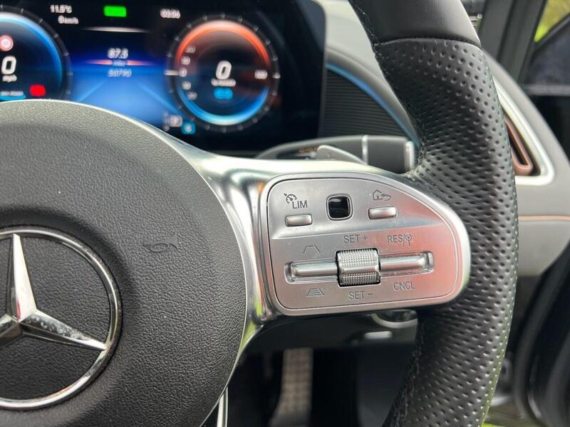 MERCEDES-BENZ EQC EQC EQC 400 80kWh AMG Line (Premium Plus) SUV 5dr Electric Auto 4MATIC (408 ps) - U10146