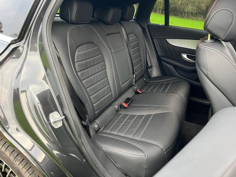 MERCEDES-BENZ EQC EQC EQC 400 80kWh AMG Line (Premium Plus) SUV 5dr Electric Auto 4MATIC (408 ps) - U10146