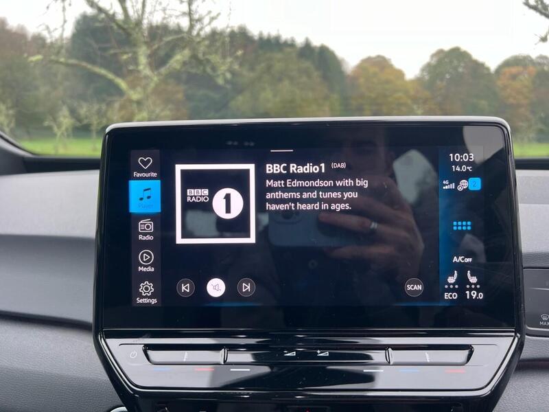 VOLKSWAGEN ID.3 ID.3 Pro 58kWh Life Hatchback 5dr Electric Auto (145 ps) 1 OWNER FROM NEW|PARK DISTANCE F/R - U10162