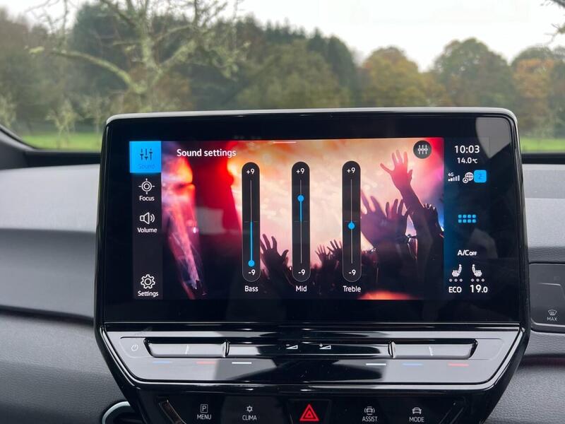 VOLKSWAGEN ID.3 ID.3 Pro 58kWh Life Hatchback 5dr Electric Auto (145 ps) 1 OWNER FROM NEW|PARK DISTANCE F/R - U10162