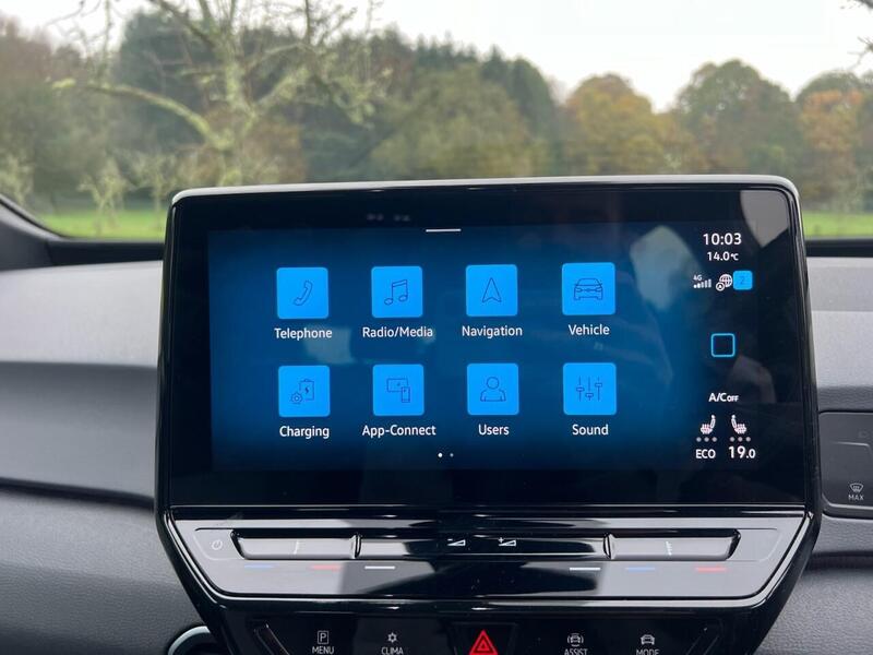 VOLKSWAGEN ID.3 ID.3 Pro 58kWh Life Hatchback 5dr Electric Auto (145 ps) 1 OWNER FROM NEW|PARK DISTANCE F/R - U10162