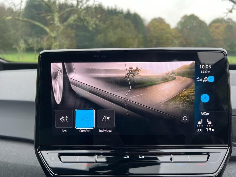 VOLKSWAGEN ID.3 ID.3 Pro 58kWh Life Hatchback 5dr Electric Auto (145 ps) 1 OWNER FROM NEW|PARK DISTANCE F/R - U10162