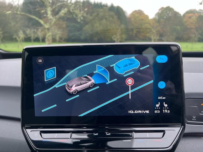 VOLKSWAGEN ID.3 ID.3 Pro 58kWh Life Hatchback 5dr Electric Auto (145 ps) 1 OWNER FROM NEW|PARK DISTANCE F/R - U10162