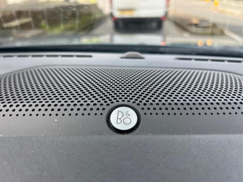 FORD KUGA KUGA 2.5 Duratec 14.4kWh ST-Line X Edition SUV 5dr Petrol Plug-in Hybrid CVT Euro 6 (s/s) (225 ps) 1 - U10163