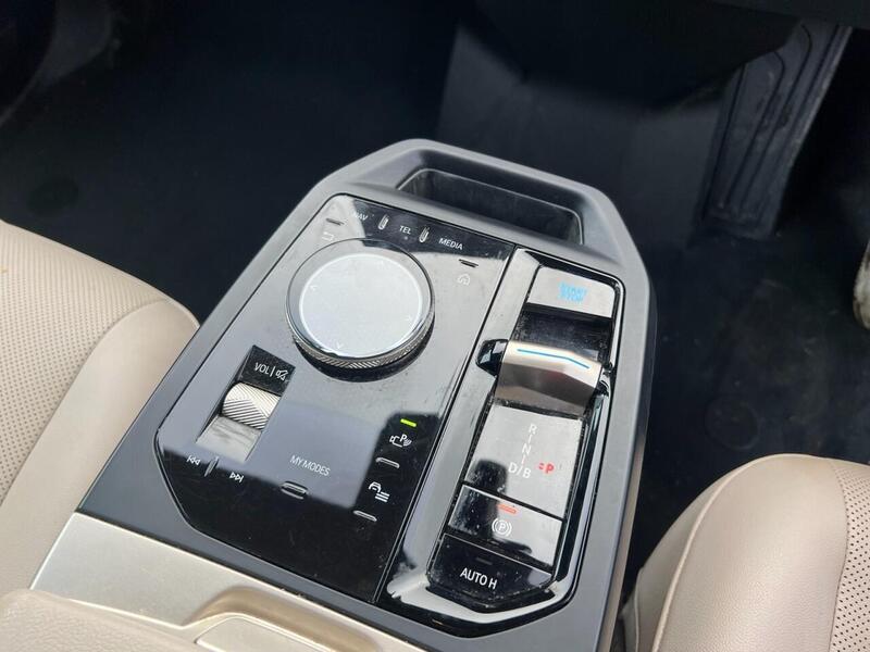 BMW IX IX 40 76.6kWh M Sport Edition SUV 5dr Electric Auto xDrive (326 ps) 1 OWNER FROM NEW|VAT QUALIFYING - U10165