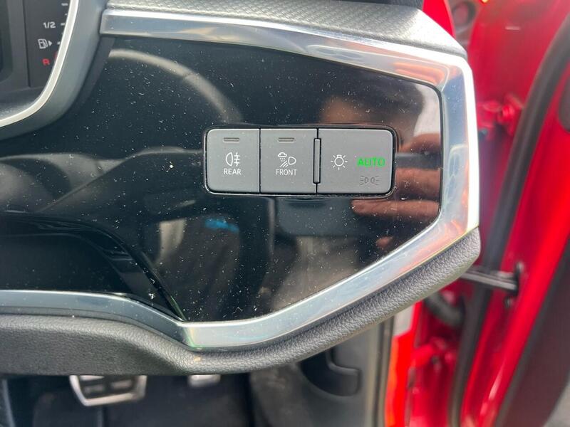 AUDI Q3 1.5 TFSI CoD 35 S line SUV 5dr Petrol S Tronic Euro 6 (s/s) (150 ps) - U10171