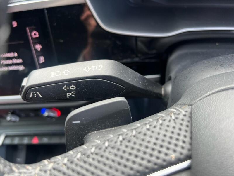 AUDI Q3 1.5 TFSI CoD 35 S line SUV 5dr Petrol S Tronic Euro 6 (s/s) (150 ps) - U10171