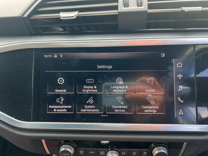 AUDI Q3 1.5 TFSI CoD 35 S line SUV 5dr Petrol S Tronic Euro 6 (s/s) (150 ps) - U10171