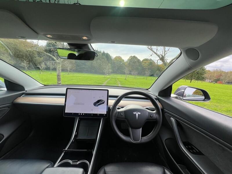 TESLA Model 3 Model 3 Standard Range Plus Saloon 4dr Electric Auto RWD (241 bhp) 1 OWNER FROM - U10174