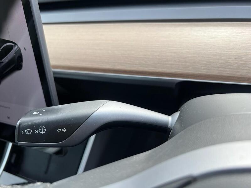 TESLA Model 3 Model 3 Standard Range Plus Saloon 4dr Electric Auto RWD (241 bhp) 1 OWNER FROM - U10174