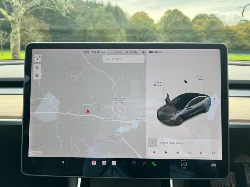 TESLA Model 3 Model 3 Standard Range Plus Saloon 4dr Electric Auto RWD (241 bhp) 1 OWNER FROM - U10174