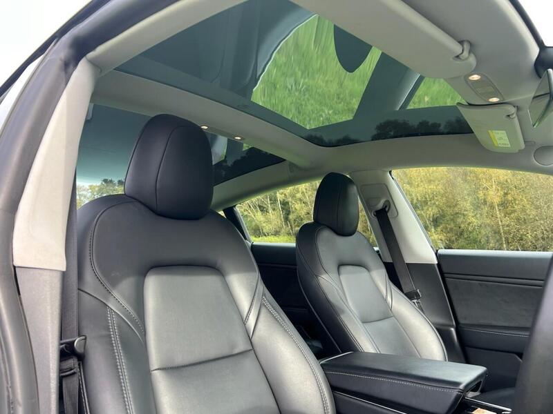 TESLA Model 3 Model 3 Standard Range Plus Saloon 4dr Electric Auto RWD (241 bhp) 1 OWNER FROM - U10174