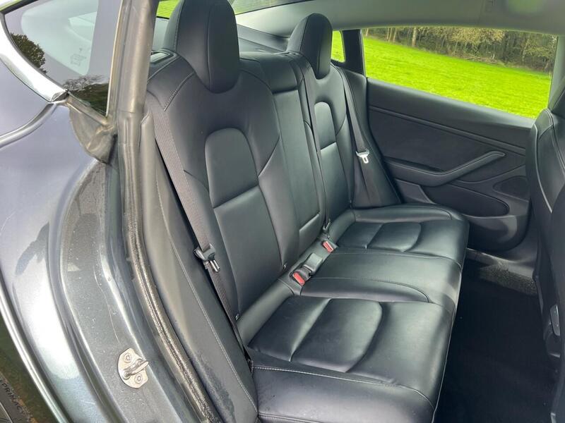 TESLA Model 3 Model 3 Standard Range Plus Saloon 4dr Electric Auto RWD (241 bhp) 1 OWNER FROM - U10174