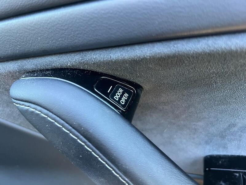 TESLA Model 3 Model 3 (Dual Motor) Long Range Saloon 4dr Electric Auto 4WDE (346 ps) 1 OWNER FROM - U10175