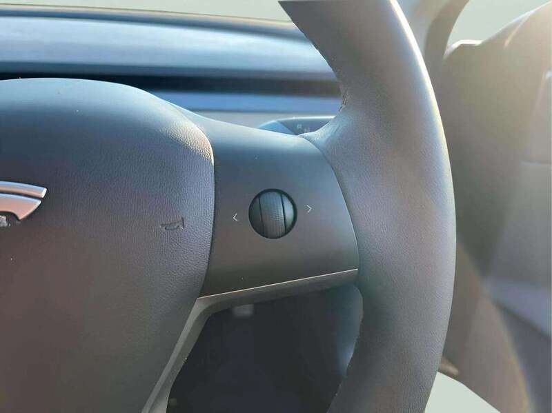 TESLA Model 3 Model 3 (Dual Motor) Long Range Saloon 4dr Electric Auto 4WDE (346 ps) 1 OWNER FROM - U10175