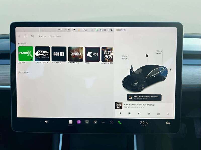 TESLA Model 3 Model 3 (Dual Motor) Long Range Saloon 4dr Electric Auto 4WDE (346 ps) 1 OWNER FROM - U10175