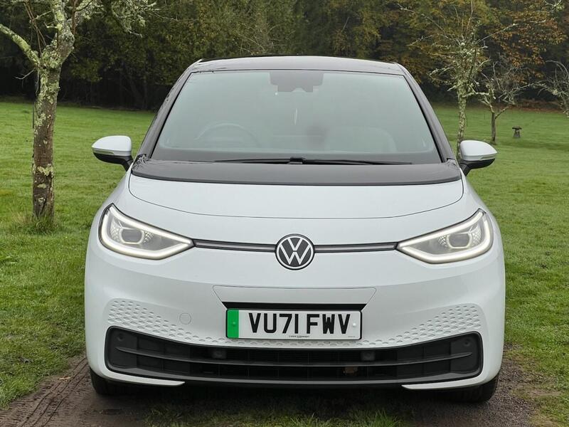 VOLKSWAGEN ID.3 ID.3 Pure Performance 45kWh Style Hatchback 5dr Electric Auto (150 ps) 1 OWNER FROM - U10180