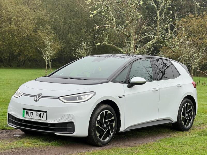 VOLKSWAGEN ID.3 ID.3 Pure Performance 45kWh Style Hatchback 5dr Electric Auto (150 ps) 1 OWNER FROM - U10180
