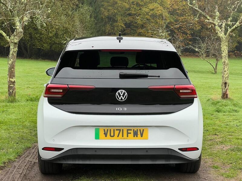 VOLKSWAGEN ID.3 ID.3 Pure Performance 45kWh Style Hatchback 5dr Electric Auto (150 ps) 1 OWNER FROM - U10180