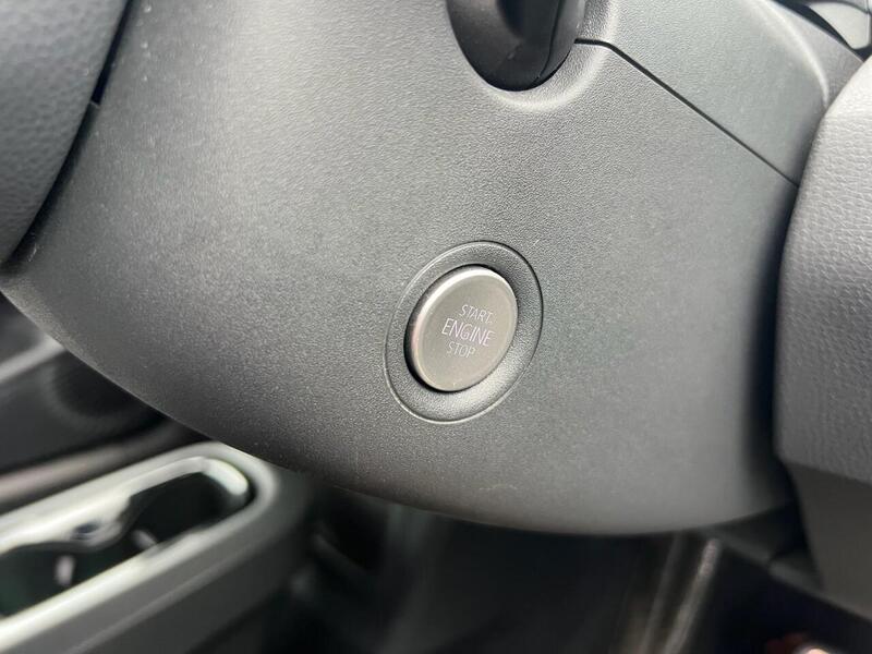 VOLKSWAGEN ID.3 ID.3 Pure Performance 45kWh Style Hatchback 5dr Electric Auto (150 ps) 1 OWNER FROM - U10180