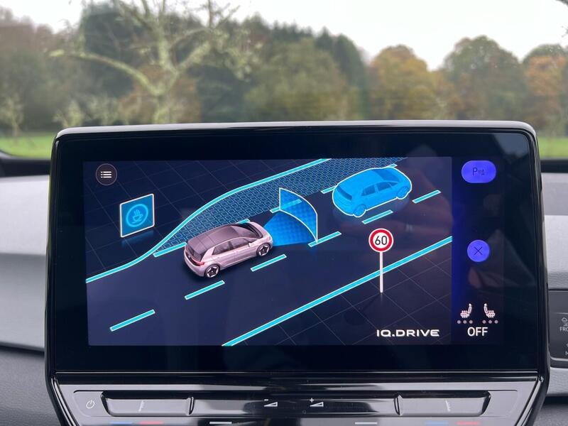 VOLKSWAGEN ID.3 ID.3 Pure Performance 45kWh Style Hatchback 5dr Electric Auto (150 ps) 1 OWNER FROM - U10180