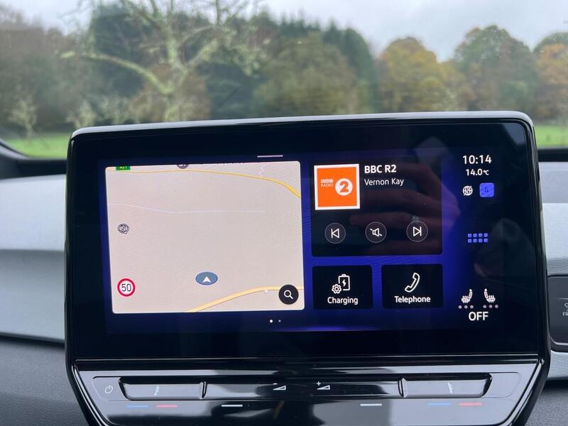 VOLKSWAGEN ID.3 ID.3 Pure Performance 45kWh Style Hatchback 5dr Electric Auto (150 ps) 1 OWNER FROM - U10180