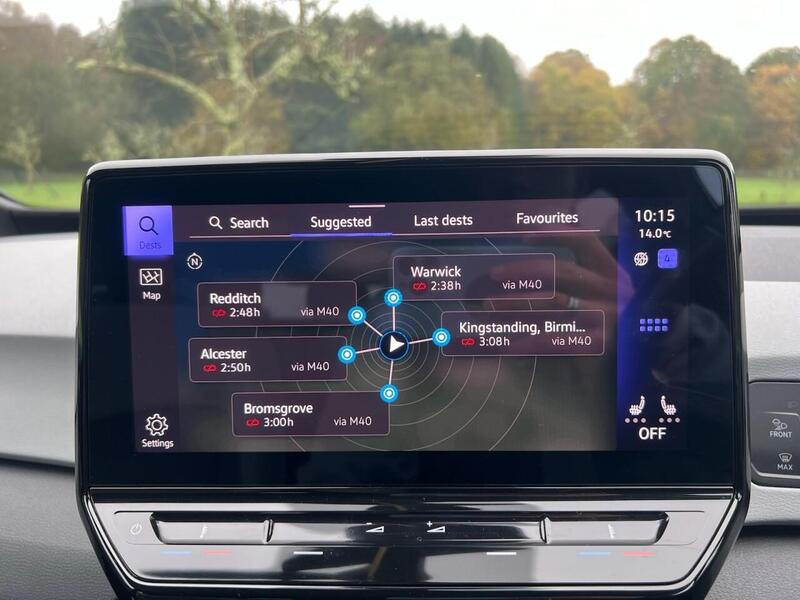 VOLKSWAGEN ID.3 ID.3 Pure Performance 45kWh Style Hatchback 5dr Electric Auto (150 ps) 1 OWNER FROM - U10180