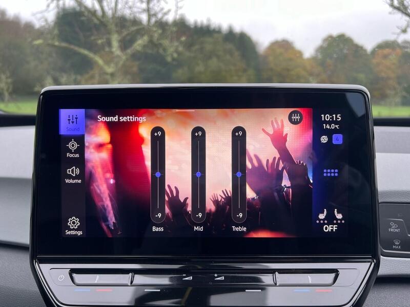 VOLKSWAGEN ID.3 ID.3 Pure Performance 45kWh Style Hatchback 5dr Electric Auto (150 ps) 1 OWNER FROM - U10180