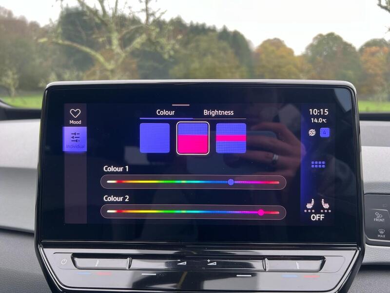 VOLKSWAGEN ID.3 ID.3 Pure Performance 45kWh Style Hatchback 5dr Electric Auto (150 ps) 1 OWNER FROM - U10180