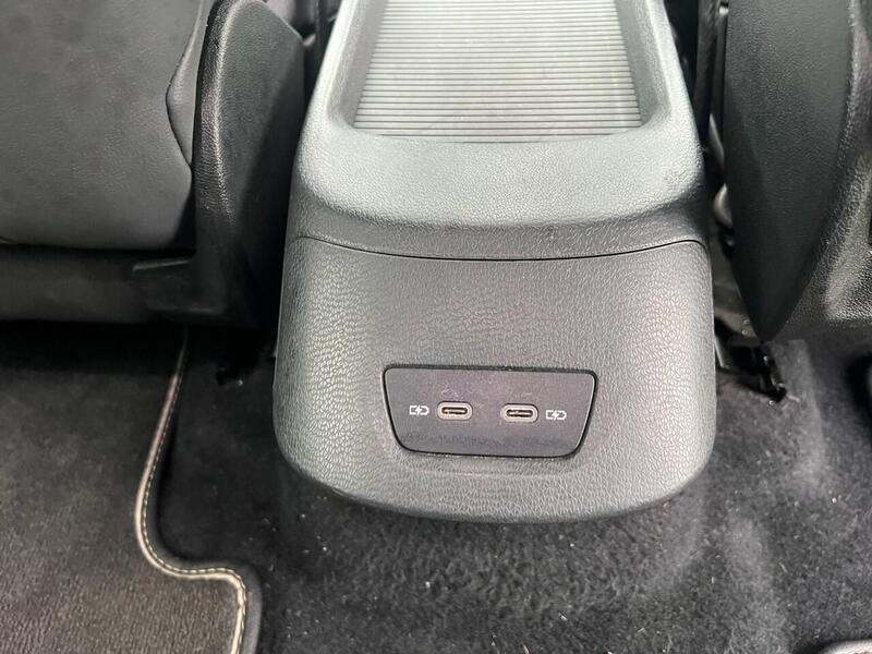 VOLKSWAGEN ID.3 ID.3 Pure Performance 45kWh Style Hatchback 5dr Electric Auto (150 ps) 1 OWNER FROM - U10180