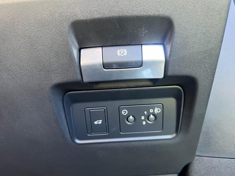 LAND ROVER RANGE ROVER EVOQUE RANGE ROVER EVOQUE 2.0 D150 R-Dynamic SUV 5dr Diesel Manual FWD Euro 6 (s/s) (150 ps) FULL SERVICE - U10183