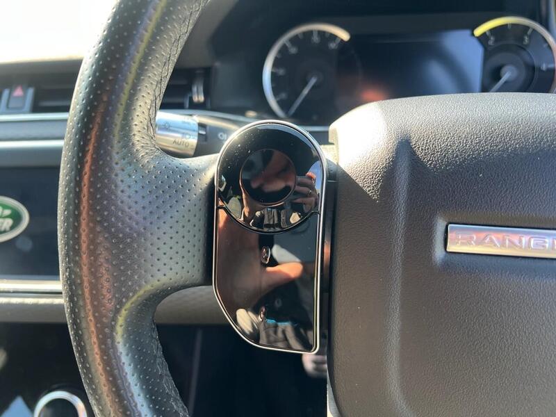 LAND ROVER RANGE ROVER EVOQUE RANGE ROVER EVOQUE 2.0 D150 R-Dynamic SUV 5dr Diesel Manual FWD Euro 6 (s/s) (150 ps) FULL SERVICE - U10183