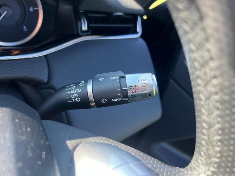 LAND ROVER RANGE ROVER EVOQUE RANGE ROVER EVOQUE 2.0 D150 R-Dynamic SUV 5dr Diesel Manual FWD Euro 6 (s/s) (150 ps) FULL SERVICE - U10183