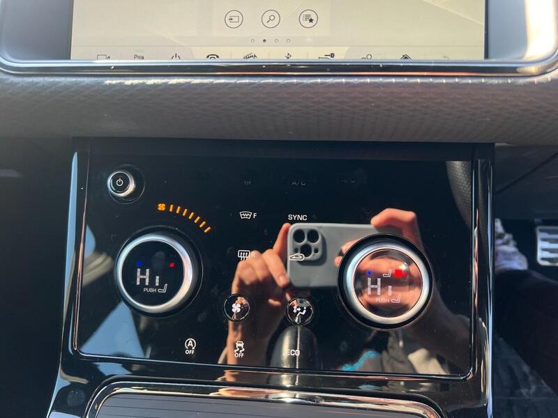 LAND ROVER RANGE ROVER EVOQUE RANGE ROVER EVOQUE 2.0 D150 R-Dynamic SUV 5dr Diesel Manual FWD Euro 6 (s/s) (150 ps) FULL SERVICE - U10183