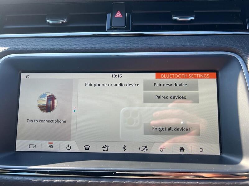 LAND ROVER RANGE ROVER EVOQUE RANGE ROVER EVOQUE 2.0 D150 R-Dynamic SUV 5dr Diesel Manual FWD Euro 6 (s/s) (150 ps) FULL SERVICE - U10183