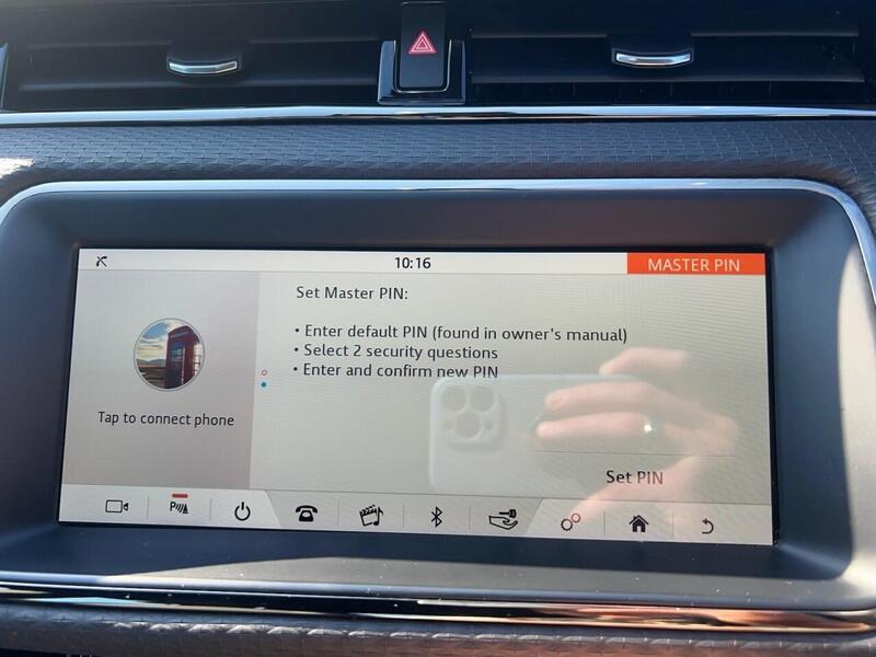 LAND ROVER RANGE ROVER EVOQUE RANGE ROVER EVOQUE 2.0 D150 R-Dynamic SUV 5dr Diesel Manual FWD Euro 6 (s/s) (150 ps) FULL SERVICE - U10183