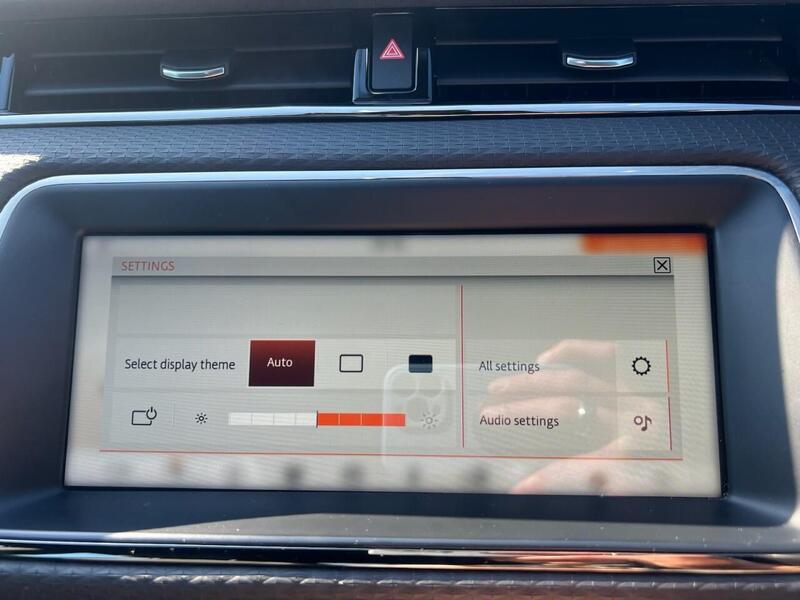 LAND ROVER RANGE ROVER EVOQUE RANGE ROVER EVOQUE 2.0 D150 R-Dynamic SUV 5dr Diesel Manual FWD Euro 6 (s/s) (150 ps) FULL SERVICE - U10183