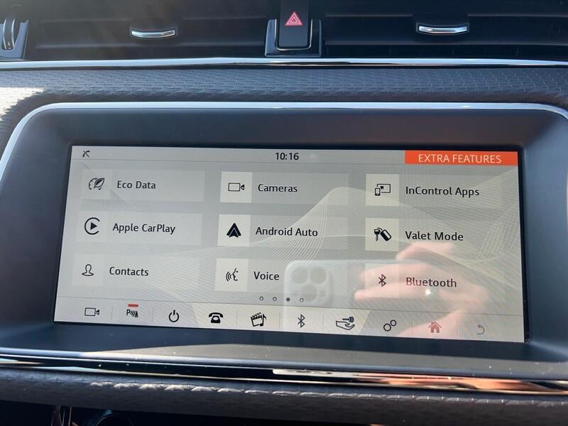 LAND ROVER RANGE ROVER EVOQUE RANGE ROVER EVOQUE 2.0 D150 R-Dynamic SUV 5dr Diesel Manual FWD Euro 6 (s/s) (150 ps) FULL SERVICE - U10183