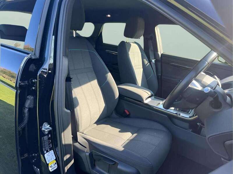 LAND ROVER RANGE ROVER EVOQUE RANGE ROVER EVOQUE 2.0 D150 R-Dynamic SUV 5dr Diesel Manual FWD Euro 6 (s/s) (150 ps) FULL SERVICE - U10183