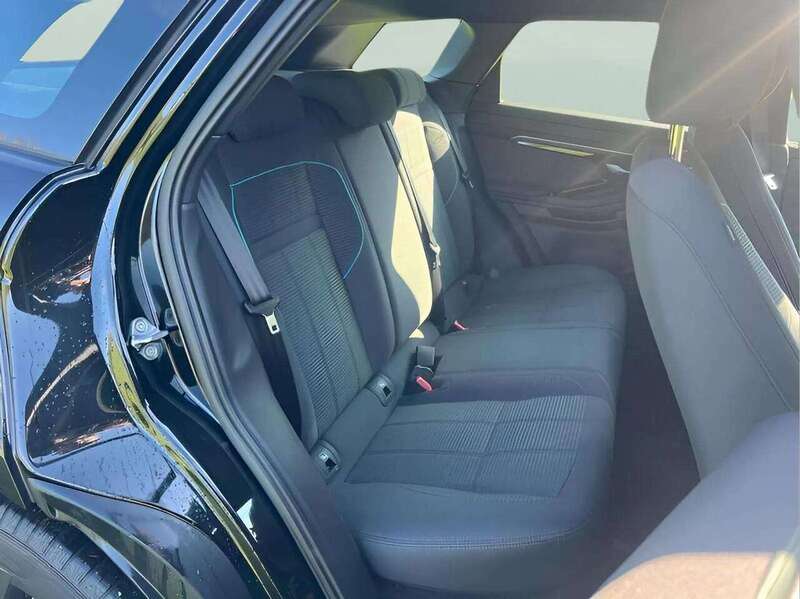 LAND ROVER RANGE ROVER EVOQUE RANGE ROVER EVOQUE 2.0 D150 R-Dynamic SUV 5dr Diesel Manual FWD Euro 6 (s/s) (150 ps) FULL SERVICE - U10183