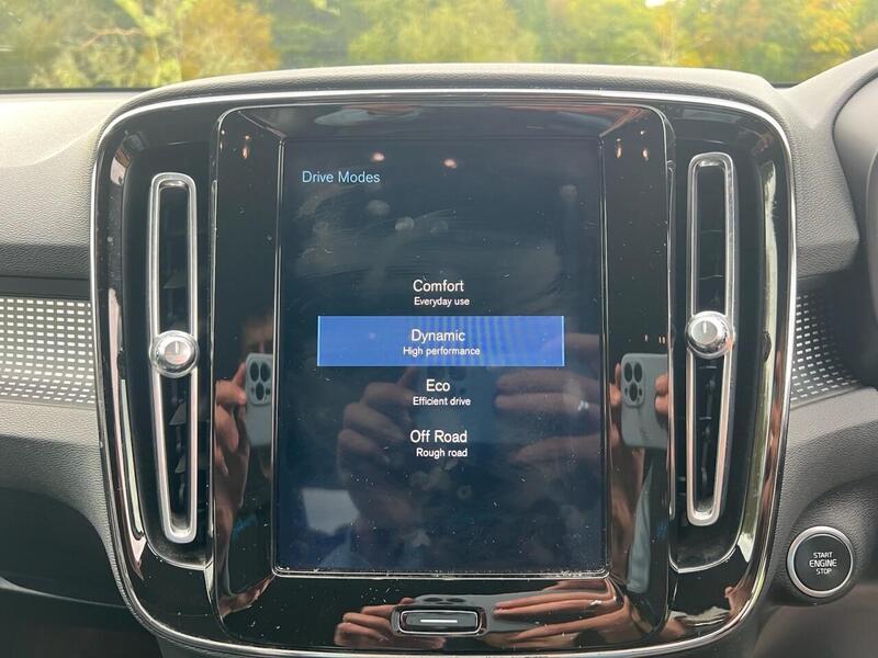 VOLVO XC40 XC40 2.0 D3 R-Design SUV 5dr Diesel Manual Euro 6 (s/s) (150 ps) 1 OWNER FROM NEW|PARK DISTANCE SUV - U10185