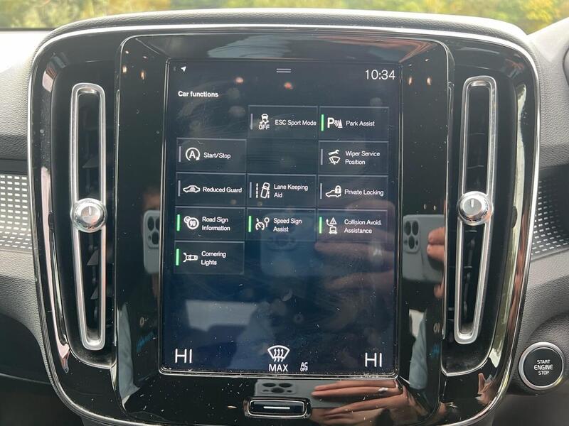 VOLVO XC40 XC40 2.0 D3 R-Design SUV 5dr Diesel Manual Euro 6 (s/s) (150 ps) 1 OWNER FROM NEW|PARK DISTANCE SUV - U10185