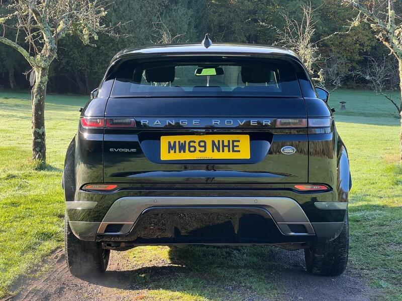 LAND ROVER RANGE ROVER EVOQUE RANGE ROVER EVOQUE 2.0 D150 R-Dynamic SUV 5dr Diesel Manual FWD Euro 6 (s/s) (150 ps) 1 FORMER - U10198