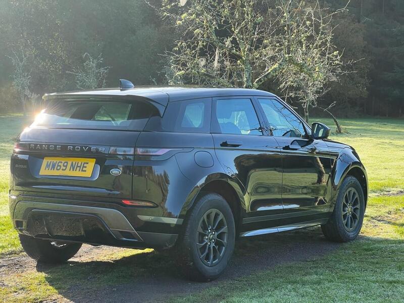 LAND ROVER RANGE ROVER EVOQUE RANGE ROVER EVOQUE 2.0 D150 R-Dynamic SUV 5dr Diesel Manual FWD Euro 6 (s/s) (150 ps) 1 FORMER - U10198