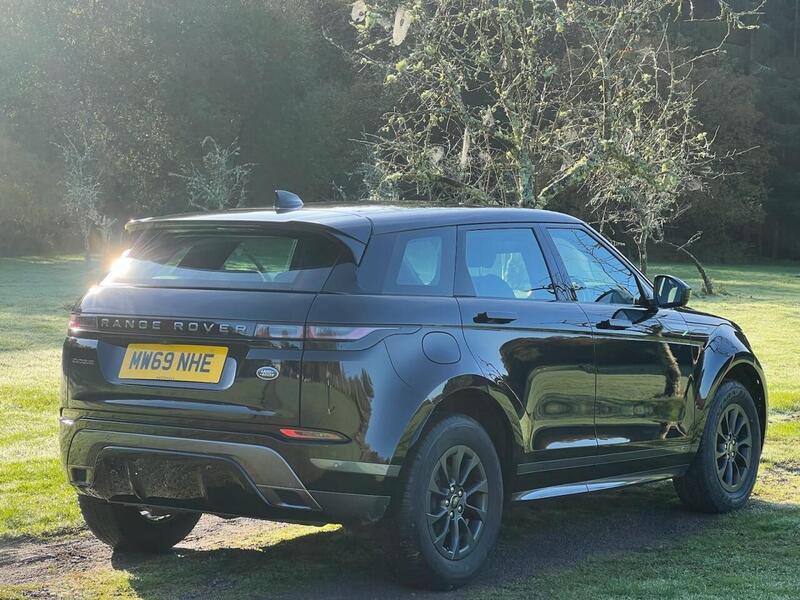 LAND ROVER RANGE ROVER EVOQUE RANGE ROVER EVOQUE 2.0 D150 R-Dynamic SUV 5dr Diesel Manual FWD Euro 6 (s/s) (150 ps) 1 FORMER - U10198