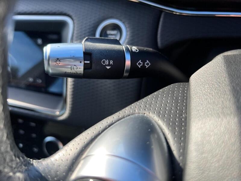 LAND ROVER RANGE ROVER EVOQUE RANGE ROVER EVOQUE 2.0 D150 R-Dynamic SUV 5dr Diesel Manual FWD Euro 6 (s/s) (150 ps) 1 FORMER - U10198