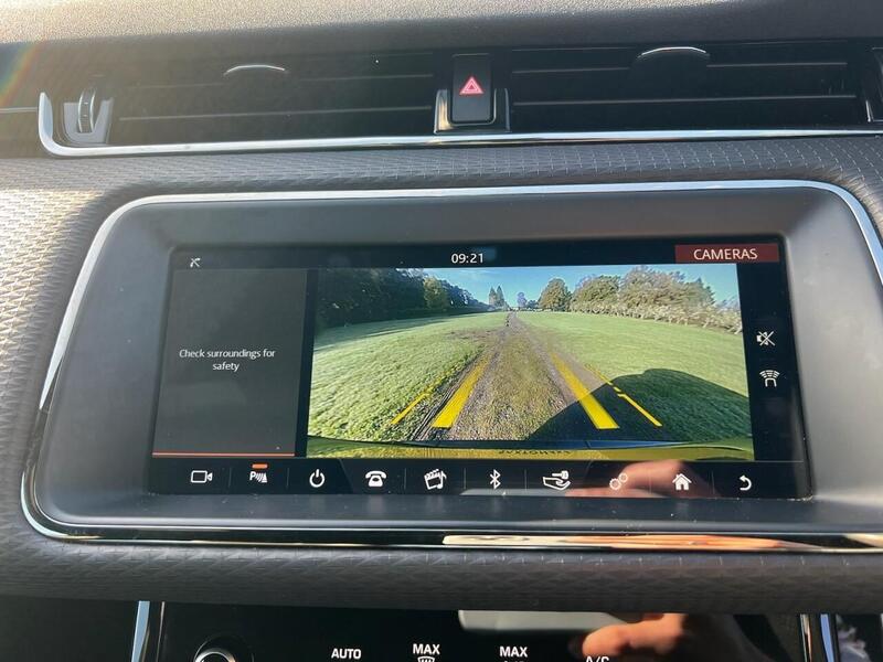 LAND ROVER RANGE ROVER EVOQUE RANGE ROVER EVOQUE 2.0 D150 R-Dynamic SUV 5dr Diesel Manual FWD Euro 6 (s/s) (150 ps) 1 FORMER - U10198