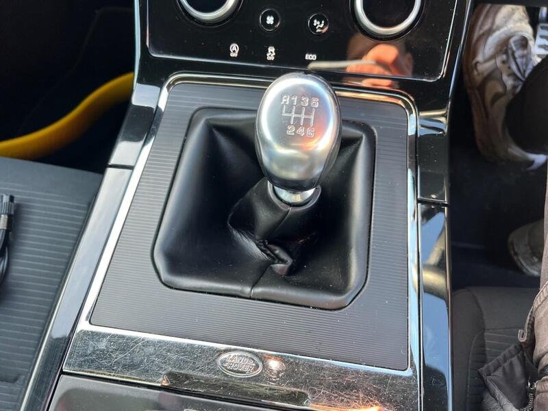 LAND ROVER RANGE ROVER EVOQUE RANGE ROVER EVOQUE 2.0 D150 R-Dynamic SUV 5dr Diesel Manual FWD Euro 6 (s/s) (150 ps) 1 FORMER - U10198