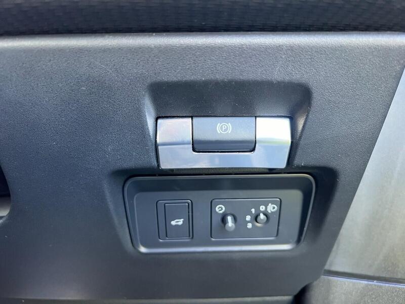 LAND ROVER RANGE ROVER EVOQUE RANGE ROVER EVOQUE 2.0 D150 R-Dynamic SUV 5dr Diesel Manual FWD Euro 6 (s/s) (150 ps) 1 FORMER - U10198